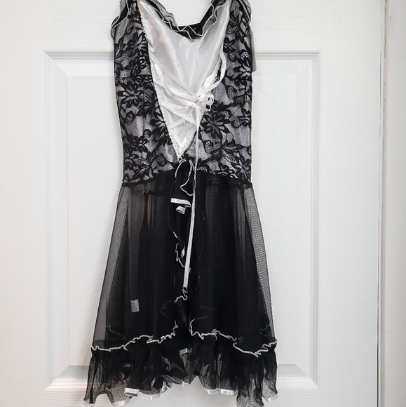 Black & White Lingerie - Picture 2 of 3